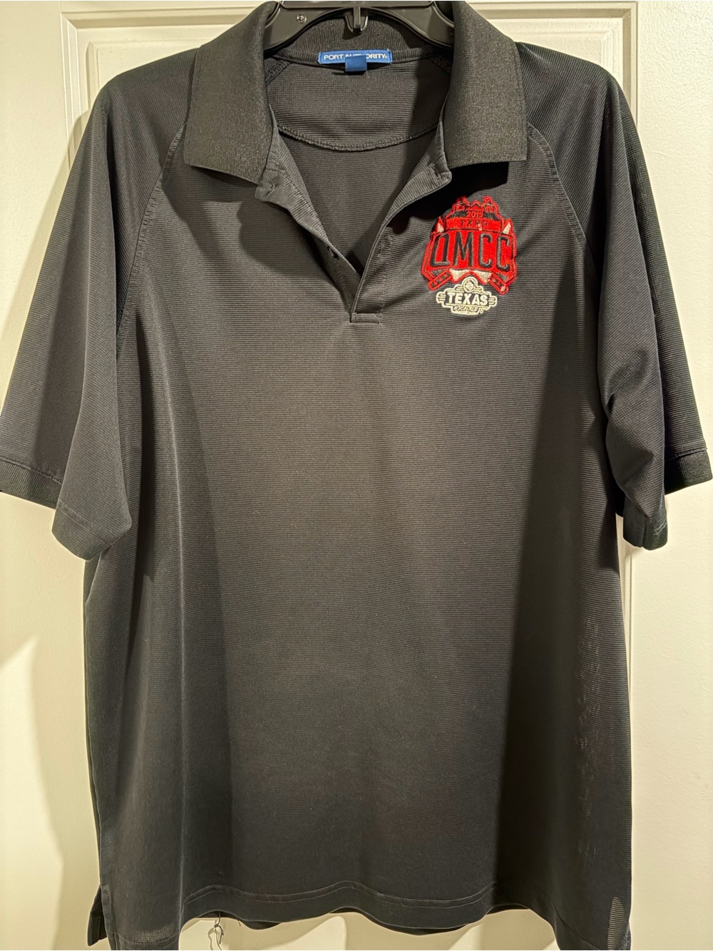 Texas Roadhouse Men’s Port Authority Black Polo with Red QMCC Patch Size: Large